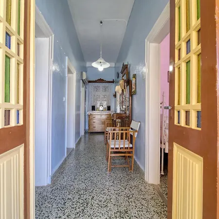 Waterfront House Pedi *