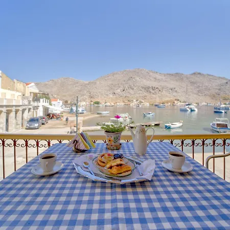 Waterfront House Pedi