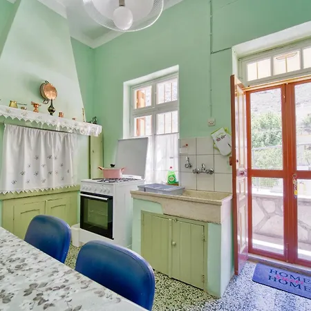 Waterfront House Pedi * Symi