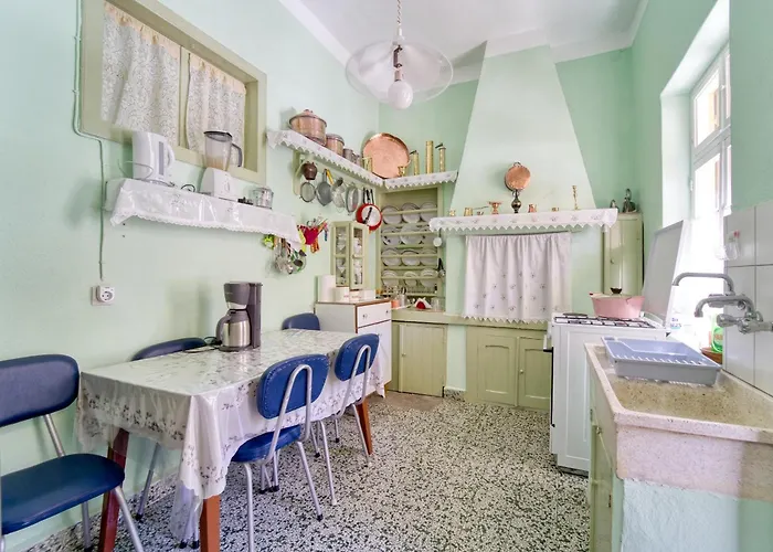 Waterfront House Pedi *