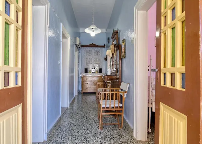 Waterfront House Pedi *