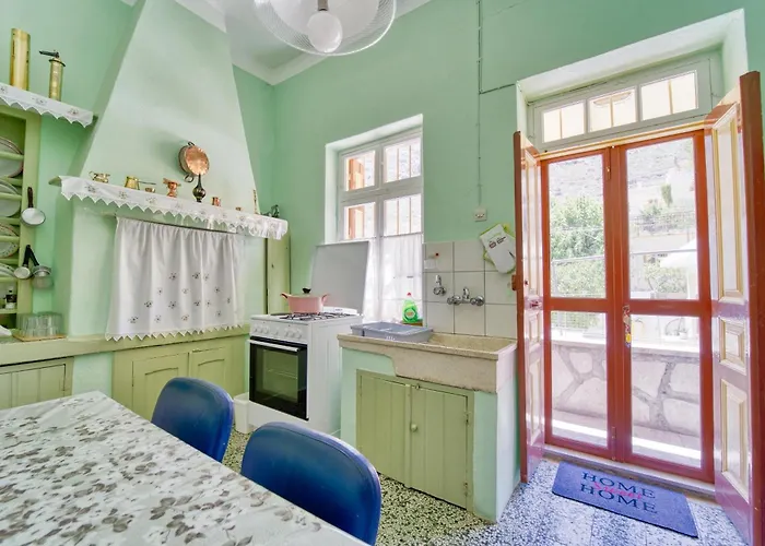 Waterfront House Pedi * سيمي