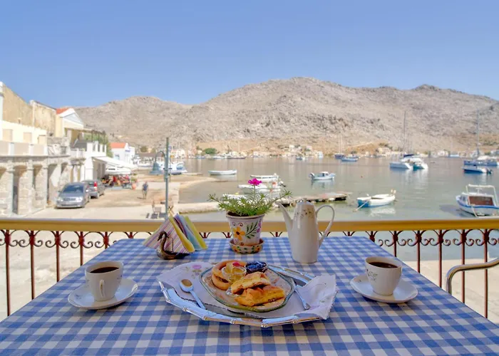 Waterfront House Pedi